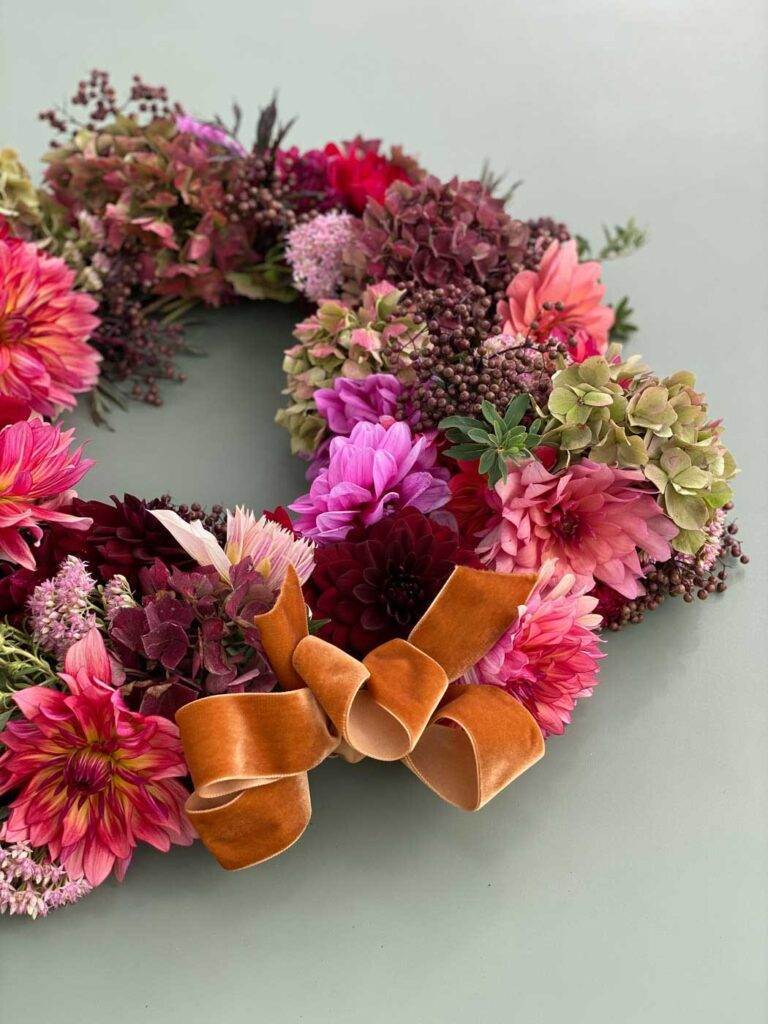 comment-realiser-couronne-dahlias-33