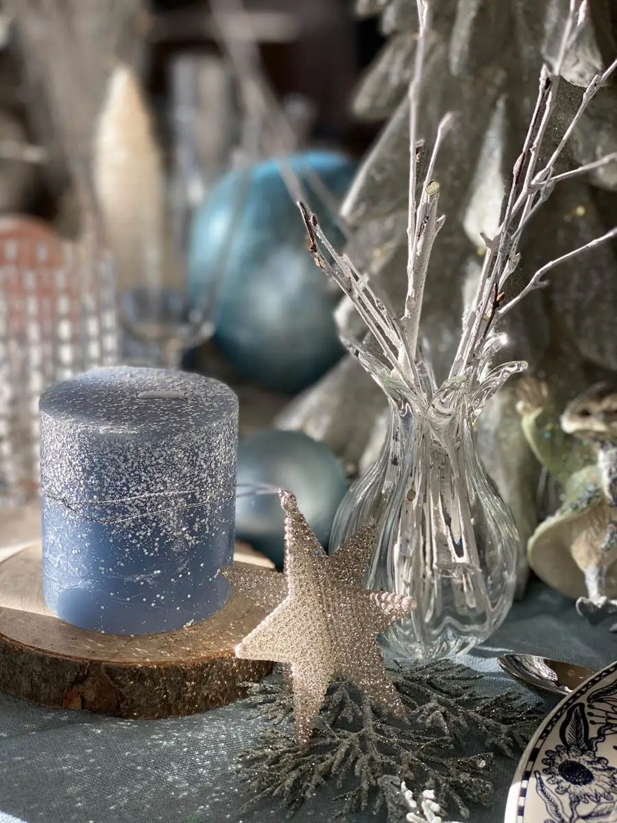 table de Noël féerique et glacée