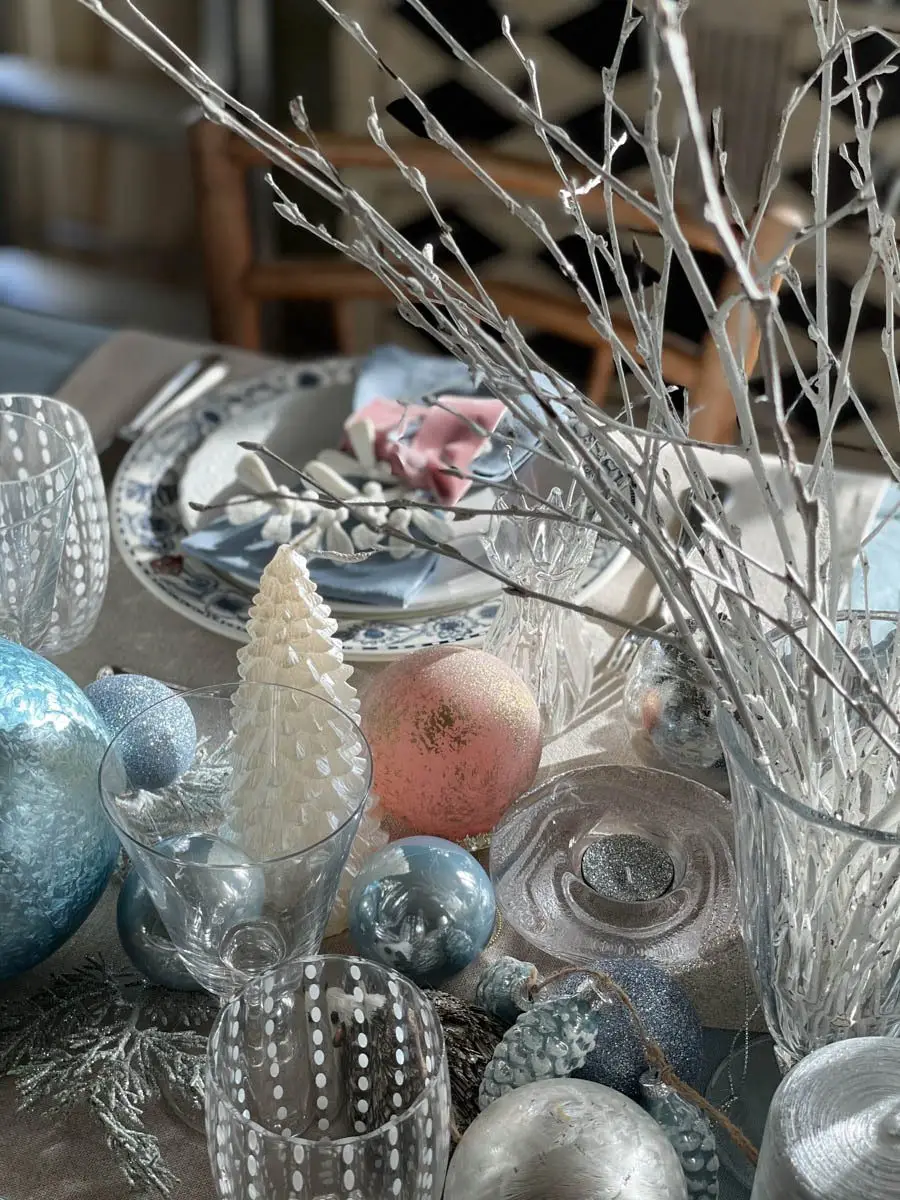table de Noël féerique et glacée
