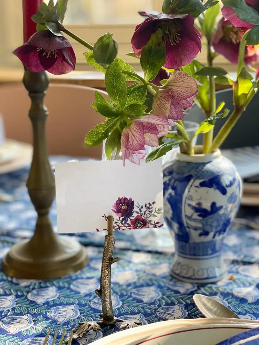 dresser une table de printemps marque place