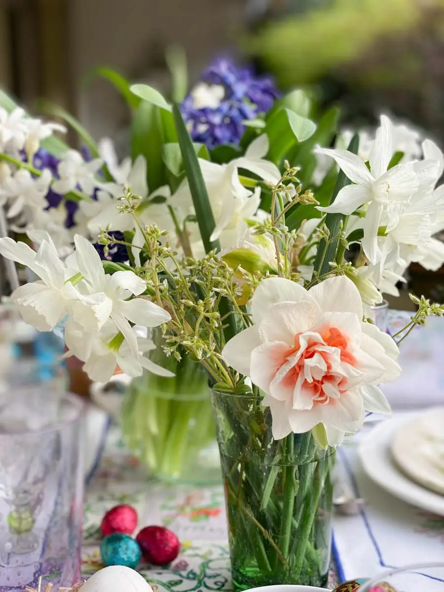 table de pâques fleurs