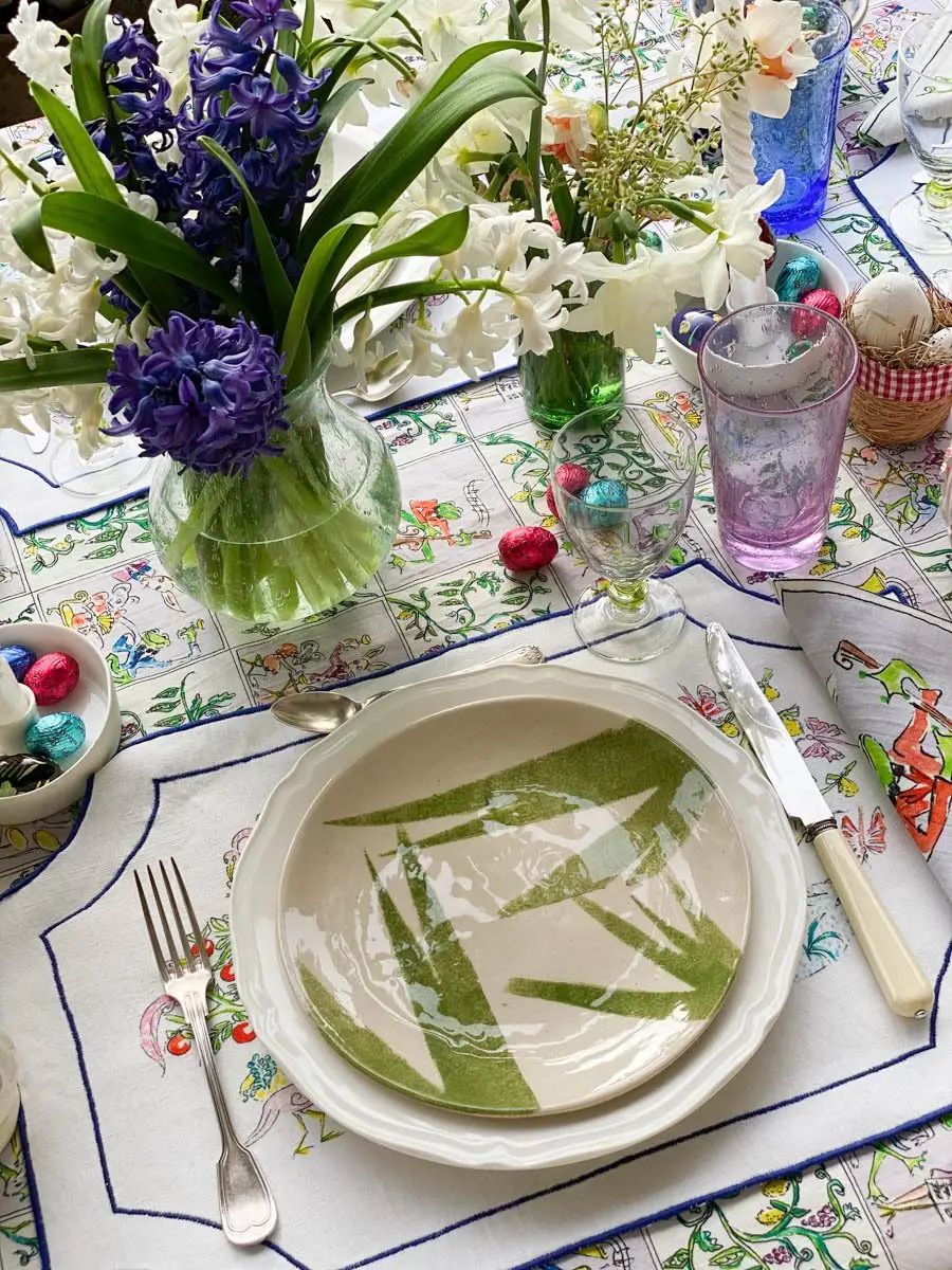 table de pâques assiette