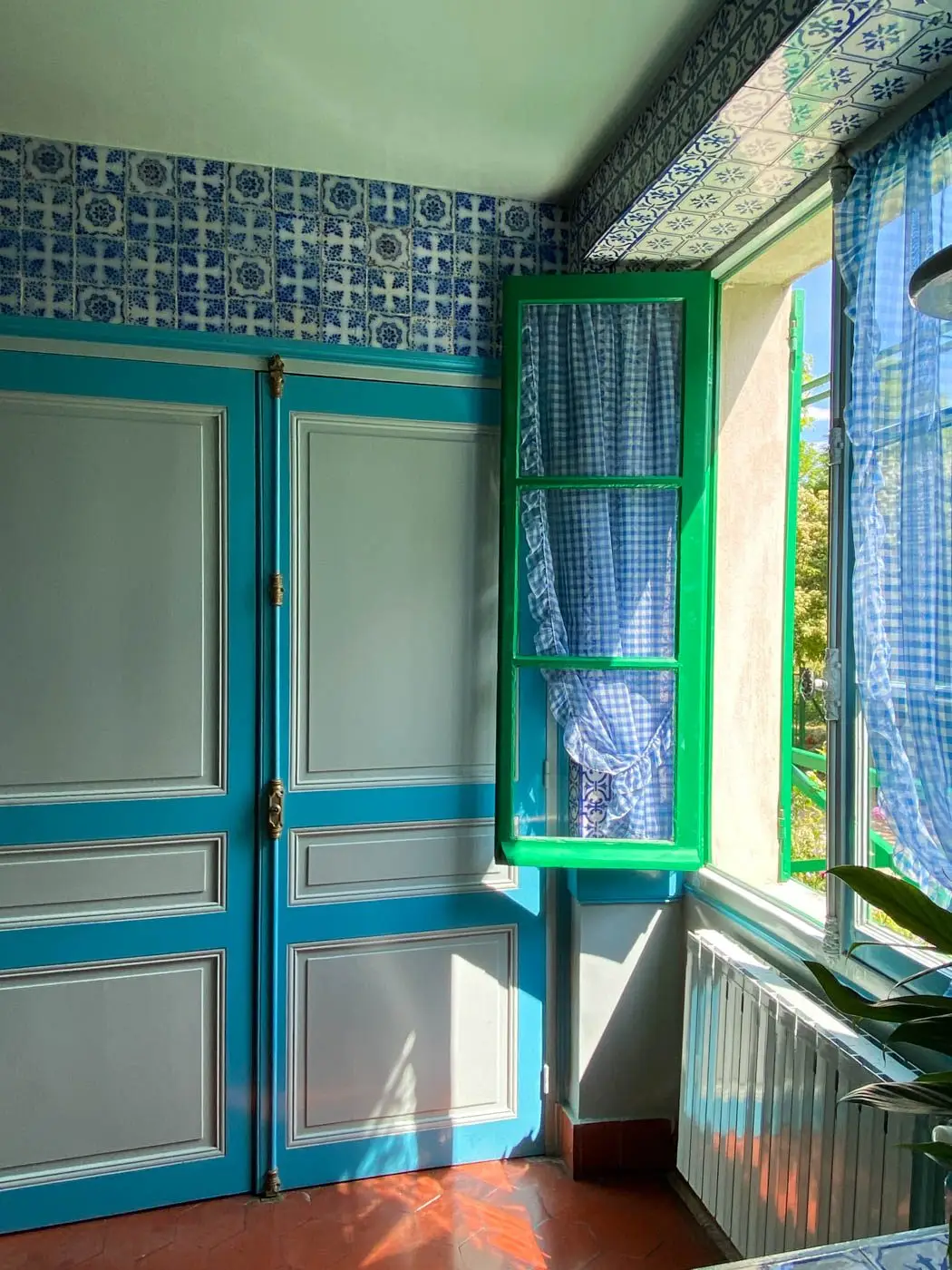 Maison de Claude Monet à Giverny kitchen