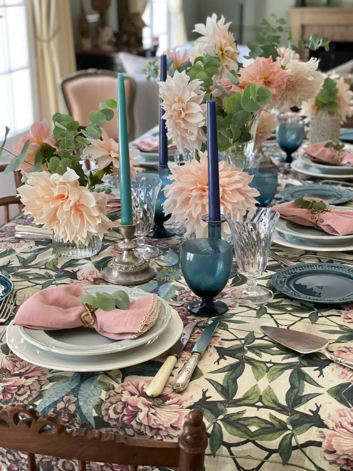 table automnale dahlias cafe au lait fall tablescape-73