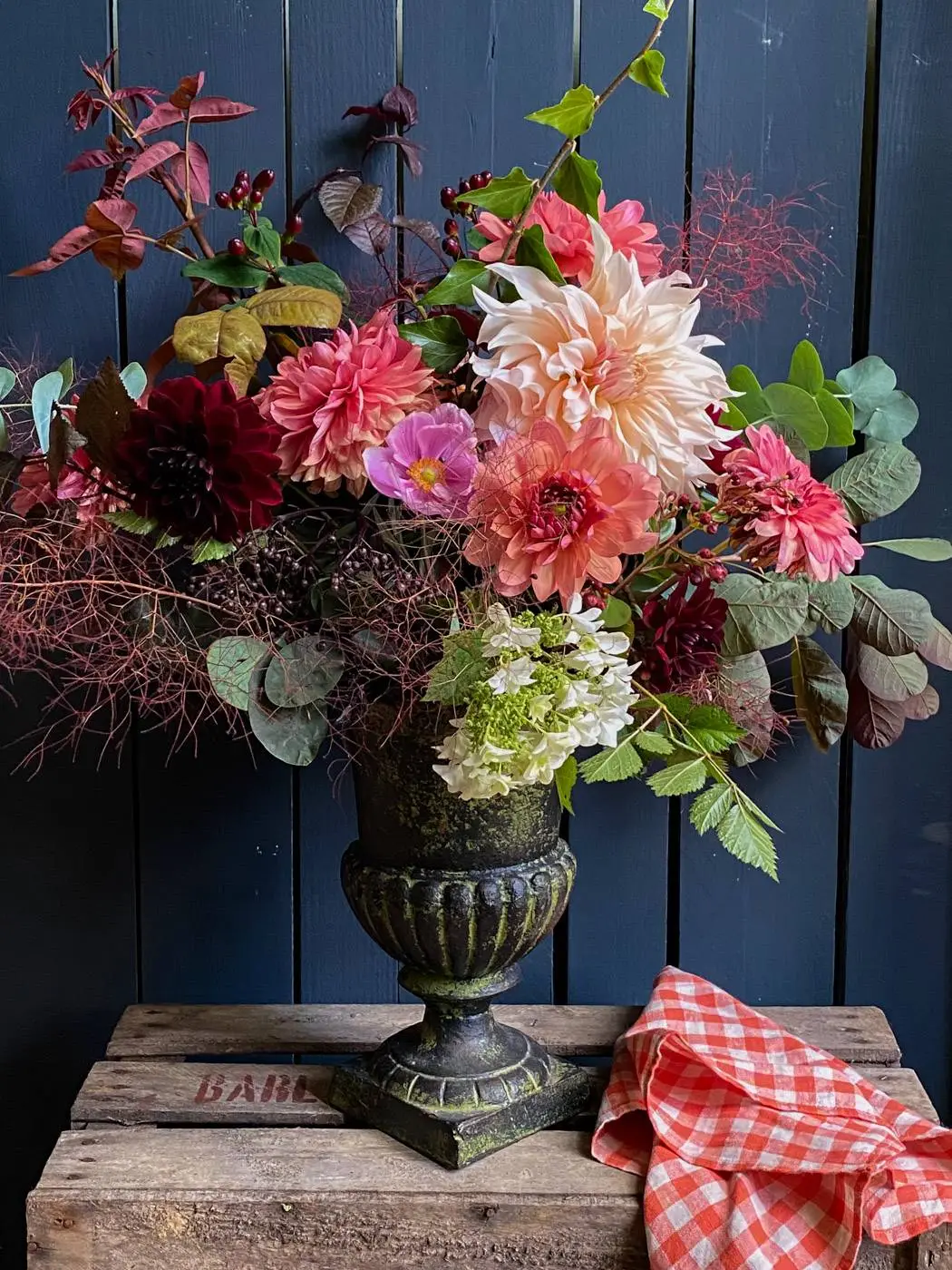 art floral bouquet automnal dahlias medicis