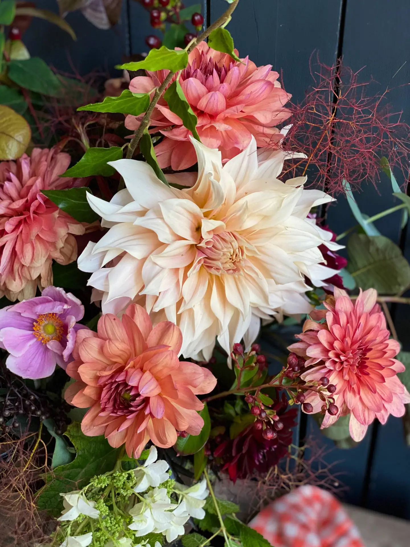 art floral bouquet dahlias automne medicis-31