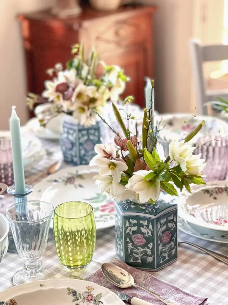 dresser une table avec des hellebores tablescape french country-11