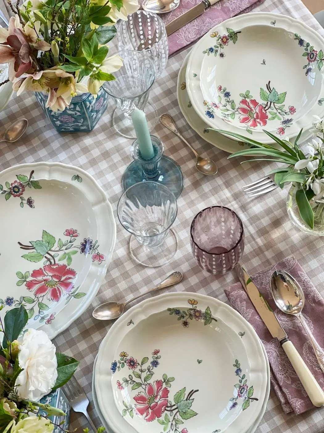 dresser une table avec des hellebores tablescape french country-21