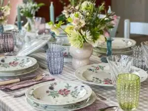 dresser une table avec des hellebores tablescape french country-25