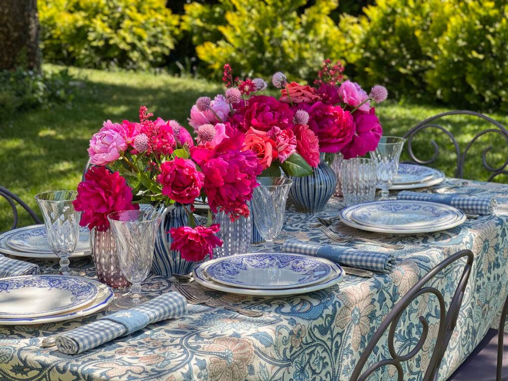 Dresser table printanière pivoines spring table setting peonies-30