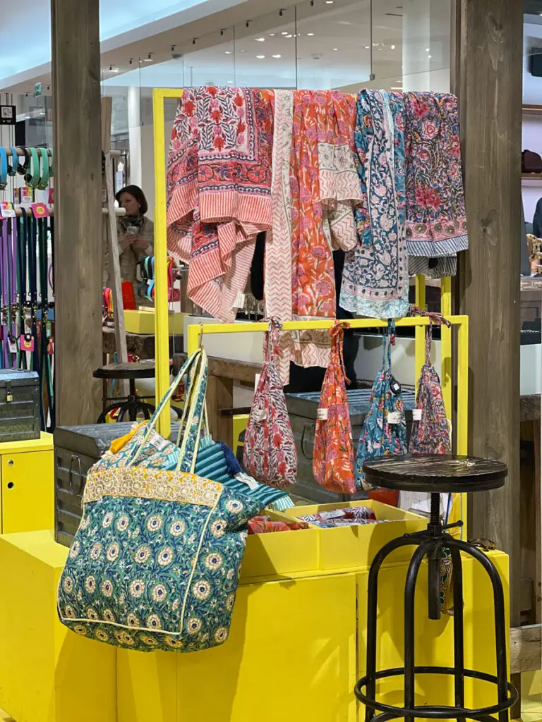 exposition tous fadas le bon marché-55