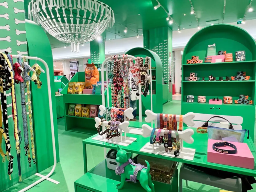 pop-up chiens Le Bon Marché-02