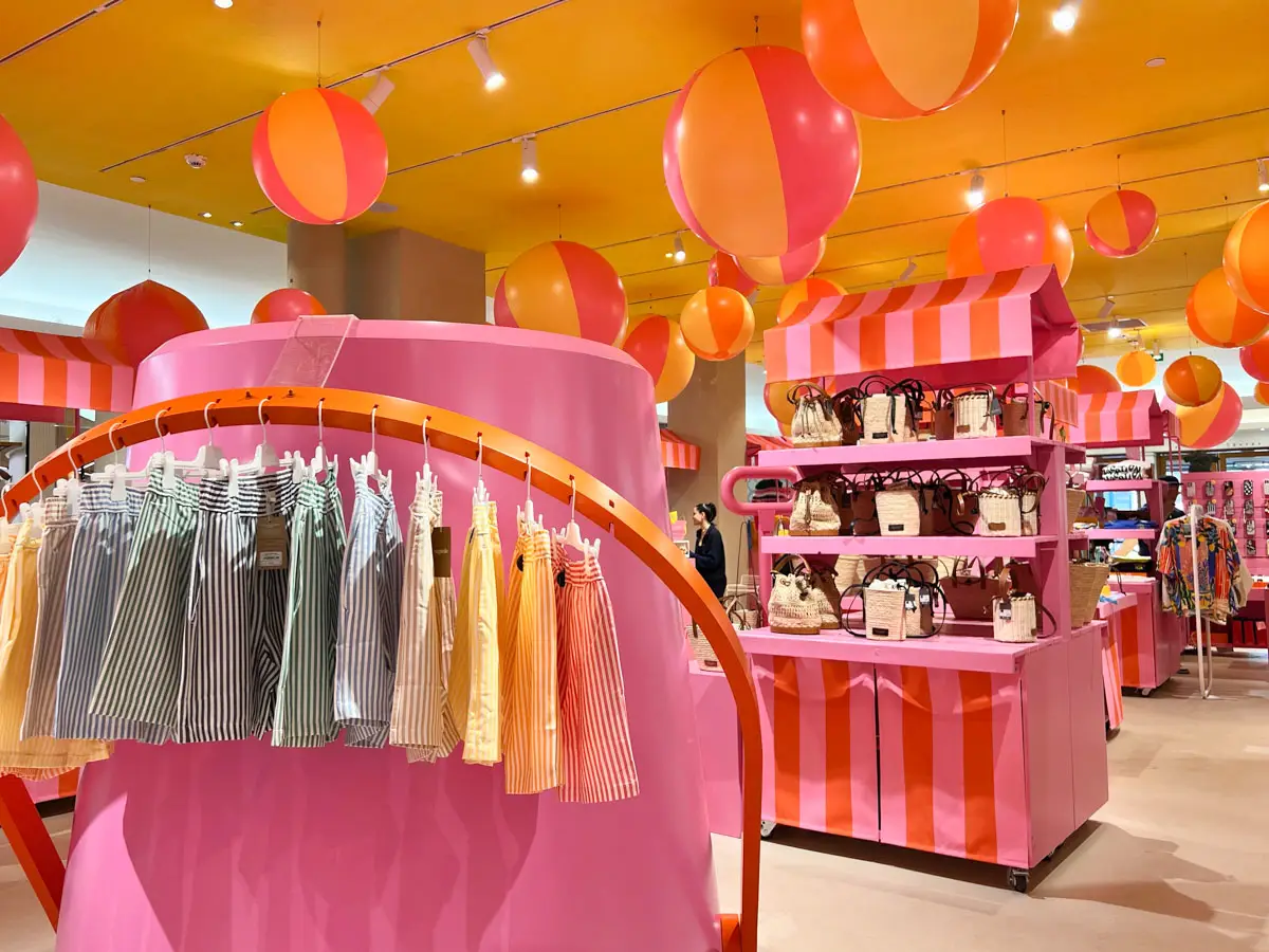 pop up tout beau et tout bronzé Le Bon Marché-03