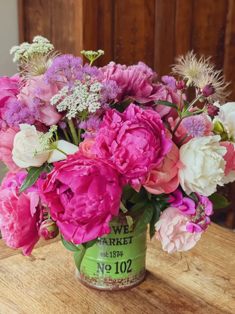 bouquet roses pivoines pavots-52