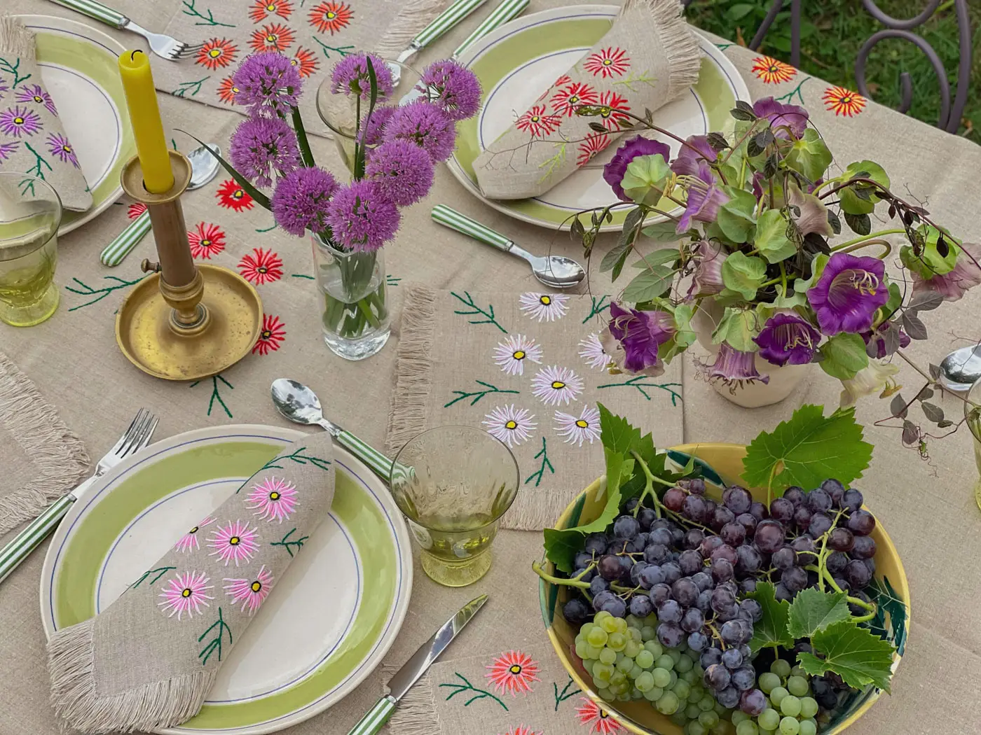 dresser table florale fin été end of summer floral tablescape